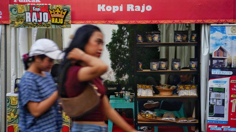 Salah satu tenant yang mempromosikan produk kopi lokal di Festival UMKM Nasional 2024 di Jakabaring, Palembang, Sumatera Selatan, Minggu (8/9) Foto: ary/urban id