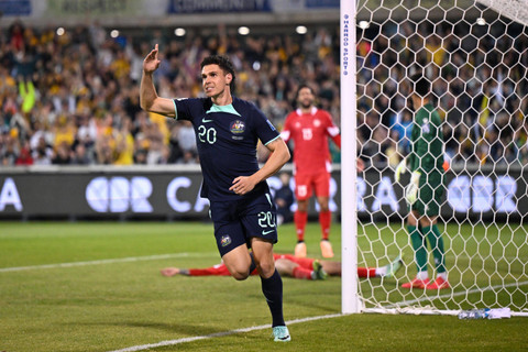 Pemain Timnas Australia John Iredale. Foto: Lukas Coch/AAP/via REUTERS