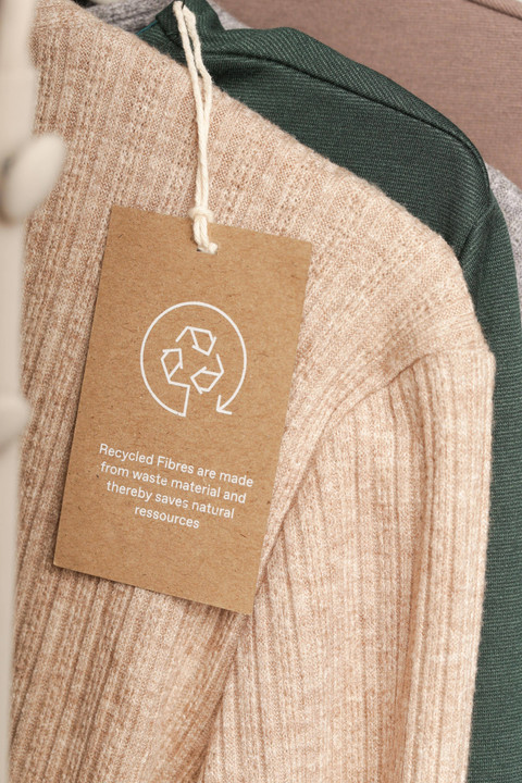 Ilustrasi sustainable fashion. Foto: Shutterstock