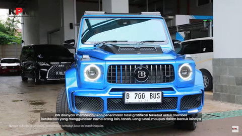 Mobil Mercedes Benz G-Class milik Rita Widyasari yang disita KPK. Foto: Youtube/KPK RI