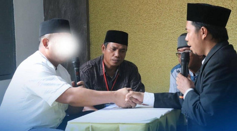 Warga binaan Lapas Pontianakk saat melangsungkan akad nikah. Foto: Dok. Lapas Kelas IIA Pontianak