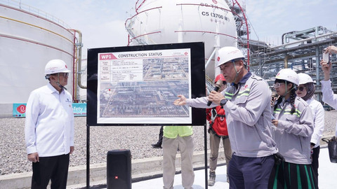 Menteri Investasi/Kepala Badan Koordinasi Penanaman Modal (BKPM) Rosan Roeslani melakukan kunjungan ke kawasan industri PT Lotte Chemical Indonesia (PT LCI) di Cilegon, Rabu (11/9/2024). Foto: Kementerian Investasi/BKPM