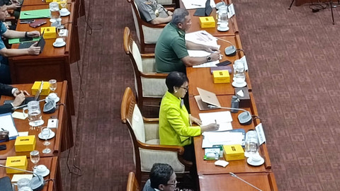 Menteri Luar Negeri Retno Marsudi mengikuti jalannya Rapat Dengar Pendapat (RDP) Komisi I DPR RI dengan Lemhanas dan Kementerian Luar Negeri di Kompleks Parlemen, Senayan, Jakarta, Kamis (12/9/2024). Foto: Thomas Bosco/kumparan