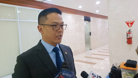 Wakil Ketua Komisi I DPR RI Sugiono saat dijumpai usai mengikuti Rapat Dengar Pendapat dengan Kemenlu di Kompleks Parlemen, Senayan, Jakarta, Kamis (12/9/2024). Foto: Thomas Bosco/kumparan