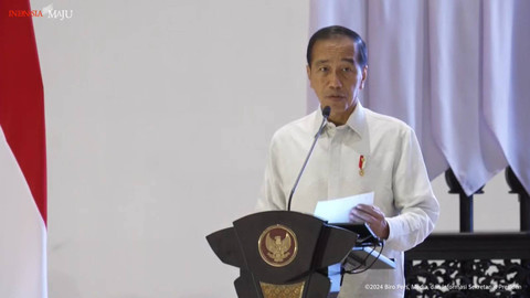 Presiden Joko Widodo memberikan pengarahan kepada pejabat TNI dan Polri Tahun 2024 di Ibu Kota Nusantara (IKN), Kalimantan Timur, Kamis (12/9/2024).   Foto: YouTube/Sekretariat Presiden