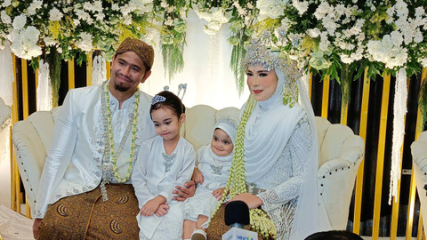 Fitri Tropica Gelar Ulang Tahun Pernikahan ke-10, Beri Kejutan ke suami, Irvan Hanafi. Foto: Aprilandika Pratama/kumparan