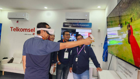 Telkomsel menghadirkan showcase inovasi teknologi 5G di ajang Pekan Olahraga Nasional (PON) XXI Aceh-Sumut 2024. Foto: Telkomsel