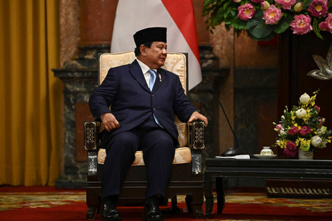 Menteri Pertahanan sekaligus Presiden terpilih Republik Indonesia Prabowo Subianto saat pertemuan dengan Presiden Vietnam H.E. To Lam di Hanoi, Vietnam, Jumat (13/9/2024). Foto: Nhac NGUYEN/AFP