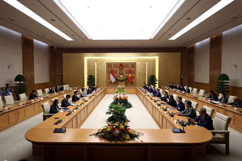 Menteri Pertahanan (Menhan) RI Prabowo Subianto melakukan pertemuan dengan Ketua Majelis Nasional Vietnam Tran Thanh Man, di Vietnam, Sabtu (14/9). Foto: Dok. Istimewa