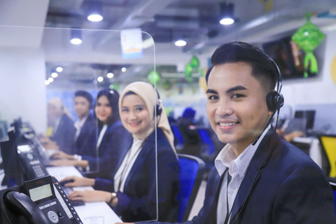 Para pegawai contact BRI. Foto: Dok. BRI