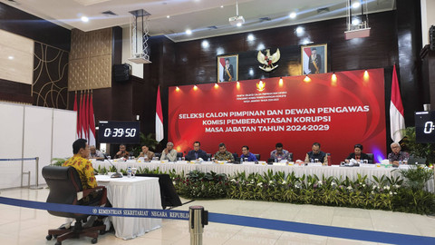 Wakil Ketua KPK, Johanis Tanak, menjalani tes wawancara capim KPK di Kemensetneg, Jakarta Pusat, Rabu (18/9/2024). Foto: Jonathan Devin/kumparan