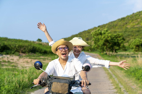 Ilustrasi suami istri quality time tanpa anak. Foto: CandyRetriever/Shutterstock