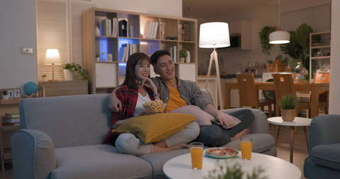 Ilustrasi suami istri. Foto: aslysun/Shuttterstock