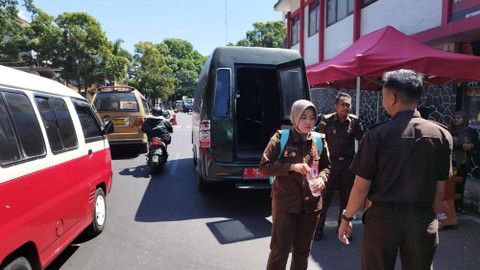 Warga di Kabupaten Garut berhamburan saat terjadi gempa. dok kumparan