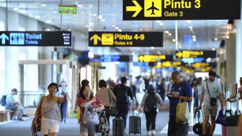 Kedatangan warga negara asing menagalami kenaikan di Bandara Internasional I Gusti Ngurah Rai Bali. Foto: Dok. Istimewa