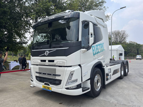 Wujud Truk Volvo FM Electric yang baru diperkenalkan di Indonesia. Foto: Fitra Andrianto/kumparan
