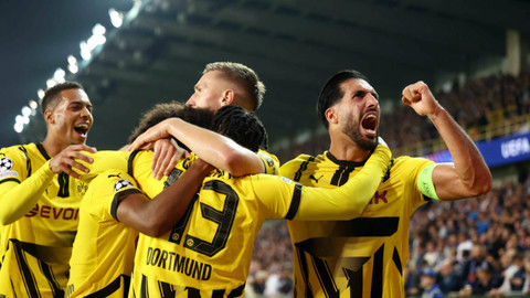 Selebrasi Jamie Bynoe-Gittens, Karim Adeyemi, dan Emre Can saat Club Brugge vs Borussia Dortmund dalam matchday pertama Liga Champions 2024/25 di Breydel Stadium, Bruges, Kamis (19/9) dini hari WIB. Foto: REUTERS/Yves Herman