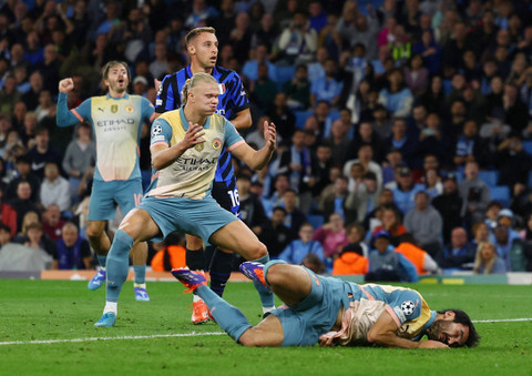 Jack Grealish, Erling Haaland, Ilkay Gundogan saat Man City vs Inter Milan dalam matchday pertama Liga Champions 2024/25 di Etihad Stadium, Kamis (19/9) dini hari WIB. Foto: Action Images via Reuters/Lee Smith