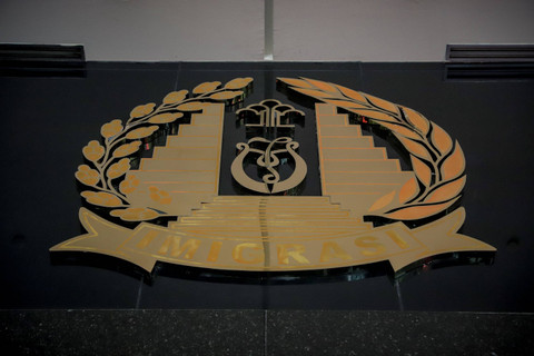 Ilustrasi logo Imigrasi di kantor Dirjen Imigrasi Kemenkumham. Foto: Jamal Ramadhan/kumparan