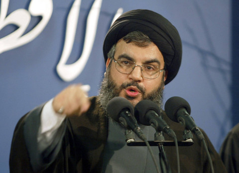 Sekretaris Jenderal Hizbullah Lebanon, Hassan Nassrallah menyampaikan pidato di pinggiran selatan Beirut.  Foto: Anwar Amro/AFP