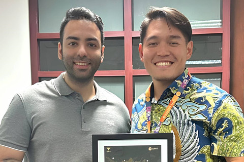 Kash Topan selaku founder DRX, menggandeng sosok berpengaruh di industri blockchain, Pang Xue Kai. Foto: Dok. Istimewa