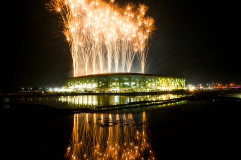 Pesta kembang api memeriahkan penutupan PON XXI Aceh-Sumut 2024 di Stadion Utama Sumatera Utara, Deli Serdang, Sumatera Utara, Jumat (20/9/2024). Foto: Rivan Awal Lingga/ANTARA FOTO