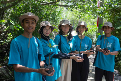 Bakti Lingkungan Djarum Foundation (BLDF) menginisiasi gerakan Siap Sadar Lingkungan (Siap Darling) dengan mengajak kalangan mahasiswa.  Foto: Dok. Djarum Foundation