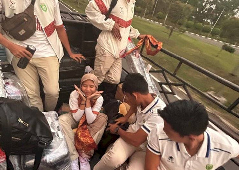 Para atlet dayung Sumsel saat berada di mobil pickup, Foto : Ist