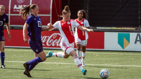Nikita Tromp, pemain sepak bola wanita diaspora Indonesia di Belanda. Foto: Instagram/ @nikitatromp