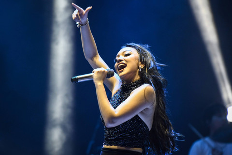 Penyanyi Naura Ayu tampil saat Festival Musik PestaPora 2024 di JIexpo Kemayoran, Jakarta, Sabtu (21/9/2024). Foto: ANTARA FOTO/Sulthony Hasanuddin