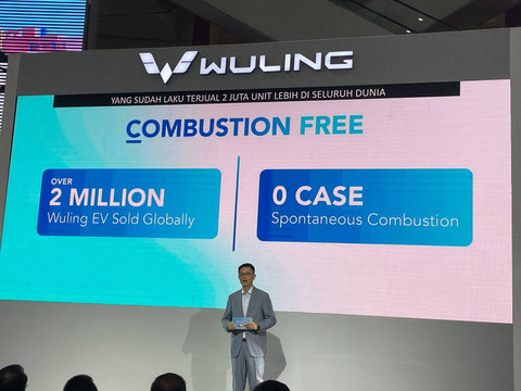 Wuling Motors perkenalkan MAGIC Battery mobil listrik yang akan dirakit di Indonesia.  Foto: Sena Pratama/kumparan