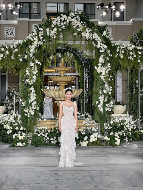 Jenama bridal SEBASTIANsposa menghadirkan gaun pernikahan dalam koleksi 'REVERIE'. Foto: Dok.  SEBASTIANsposa