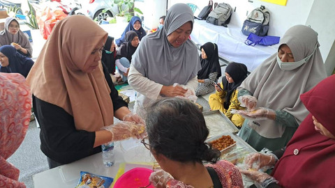 Dosen UHW Perbanas Dampingi Ibu PKK Pasarkan Produk Secara Digital
