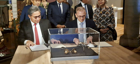 Direktorat Jenderal Kebudayaan Kementerian Pendidikan, Kebudayaan, Riset dan Teknologi (Kemendikbudristek) umumkan kepulangan 288 artefak bersejarah dari Belanda, Senin (23/9/2024). Foto: Dok. Kemendikbudristek