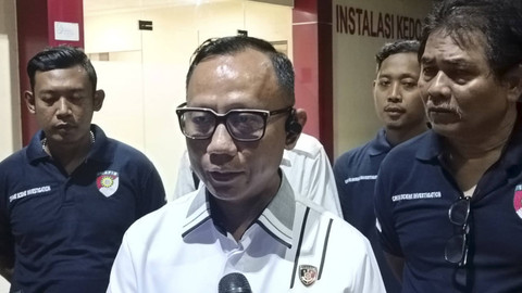 Kasat Reskrim Polres Metro Bekasi Kota, Kompol Audy Joize Oroh saat diwawancarai wartawan di RS Polri, Kramat Jati, Jakarta Timur, Senin (23/9/2024). Foto: Fadlan Nuril Fahmi/kumparan
