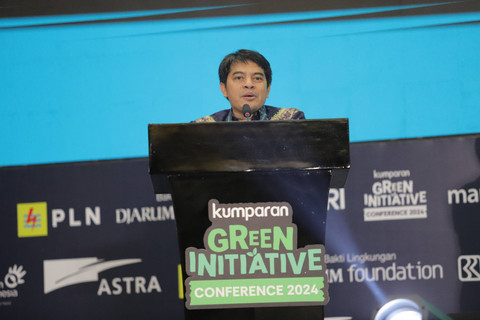 Pemimpin Redaksi kumparan Arifin Asydhad menyampaikan sambutan pada acara kumparan Green Initiative Conference 2024 di Hotel Borobudur, Jakarta, Selasa (24/9/2024). Foto: Jamal Ramadhan/kumparan