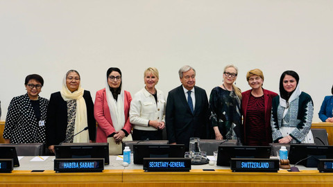 Menteri Luar Negeri Republik Indonesia Retno Marsudi (kiri) pada pertemuan High-Level Side Event "Inclusion of Women in the future of Afghanistan" yang diselenggarakan pada 23 September 2024 di Markas Besar PBB, New York, Amerika Serikat. Foto: Dok. Kemlu RI