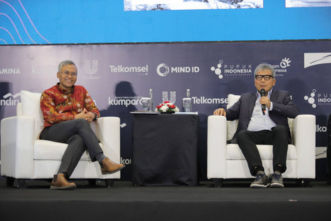 Direktur Utama BRI Sunarso dan Dirjen Pengelolaan Pembiayaan dan Risiko, Kemenkeu, Suminto saat sesi panel kumparan Green Initiative Conference 2024 di Hotel Borobudur, Jakarta, Selasa (24/9/2024). Foto: Jamal Ramadhan/kumparan