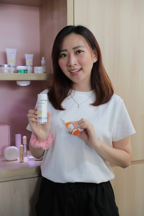 Jessica Lin owner Whitelab saat berkunjung ke Warehouse Sociolla di Cikupa, Tangerang, Selasa (13/8). Foto: Jamal Ramadhan/kumparan
