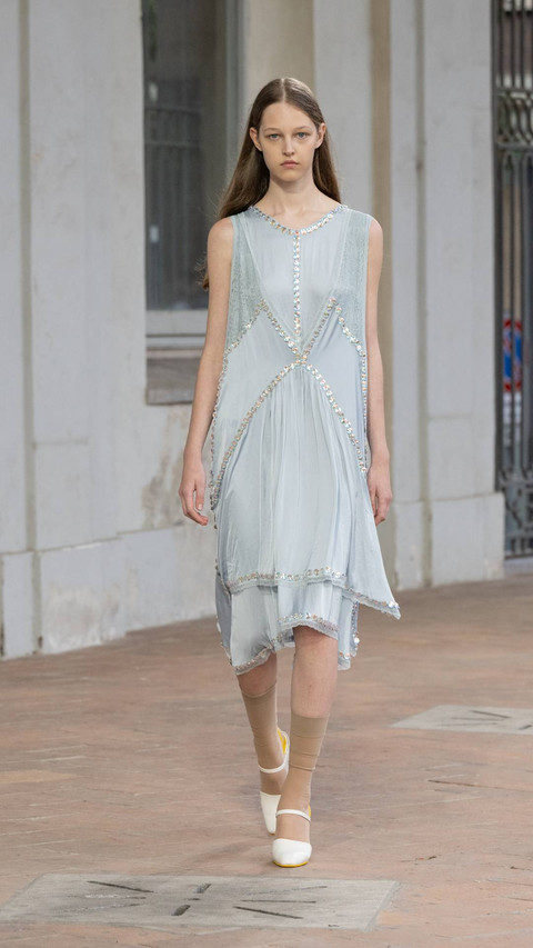 Onitsuka Tiger Spring Summer Yellow Collection 2025 di Milan Fashion Week. Foto: Onitsuka Tiger