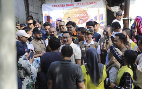 Calon Gubernur Jakarta nomor urut 1 Ridwan Kamil berinteraksi dengan warga di kawasan Pancoran, Jakarta Selatan, Kamis (26/9/2024). Foto: Dok. Istimewa