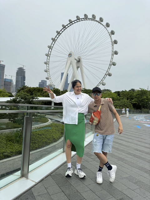 Bastian Steel dan Sitha Marino di Shenzen. Foto: Dok. Hong Kong Tourism Board (HKTB)