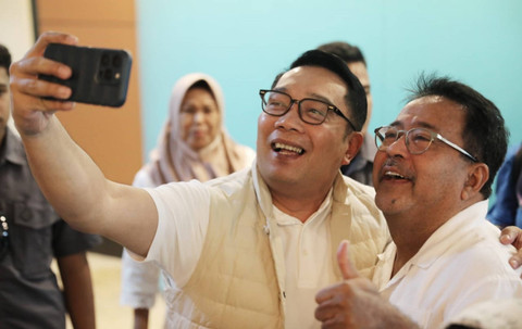 Momen akrab Ridwan Kamil bertemu Rano karno dan Pramono Anung di TIM jelang pengumuman nomor urut oleh KPUD Jakarta, Senin (23/9/2024). Foto: Dok. Tim Media Ridwan Kamil