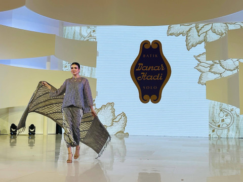 Koleksi Batik Danar Hadi berkolaborasi dengan Didiet Maulana. Foto: Dok. Danar Hadi