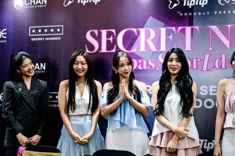Grup K-Pop Secret Number di konferensi pers konser 'pasSworLd Concert' di Oakwood La Maison, Jakarta, Jumat (27/9/2024) Foto: Dok. Vox Populi Publicists