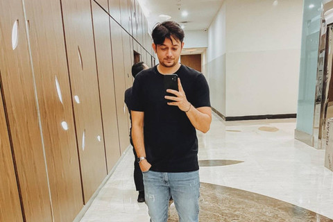 Instagram/ @andrewandika