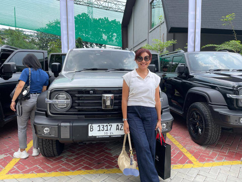 GWM (Great Wall Motor) lakukan seremoni penyerahan ratusan unit Tank 300 HEV secara perdana ke konsumen, Sabtu (28/9/2024). Foto: Sena Pratama/kumparan