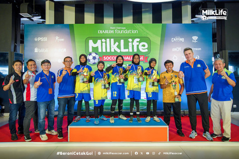 SD Muhammadiyah Birrul Walidain A juara Skill Challenge "Penalty Shoot" di MilkLife Soccer Challenge Kudus Series 3 2024. Foto: Dok. MilkLife Soccer