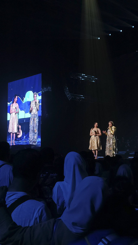 Konser The Greatest Melly Goeslaw: Everlasting Harmony digelar di Beach City International Stadium Ancol, Jakarta, Minggu (29/9/2024). Foto: Giovanni/kumparan