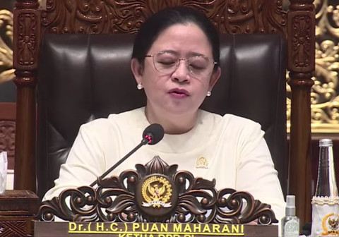 Ketua DPR Puan Maharani memimpin rapat paripurna DPR ke-8 masa sidang 2024-2025, Senin (30/9/2024). Foto: DPR RI